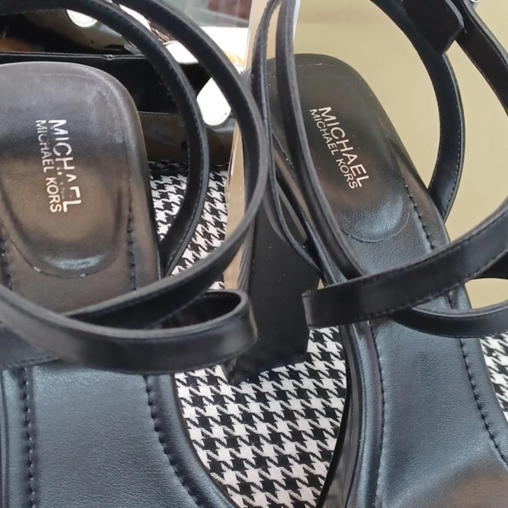 Michael Kors Paola Chain Platform NIB